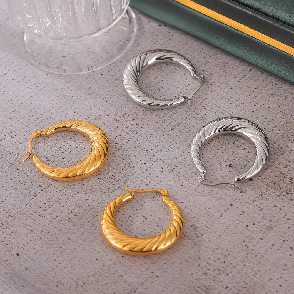 Mila Round Gold Earrings