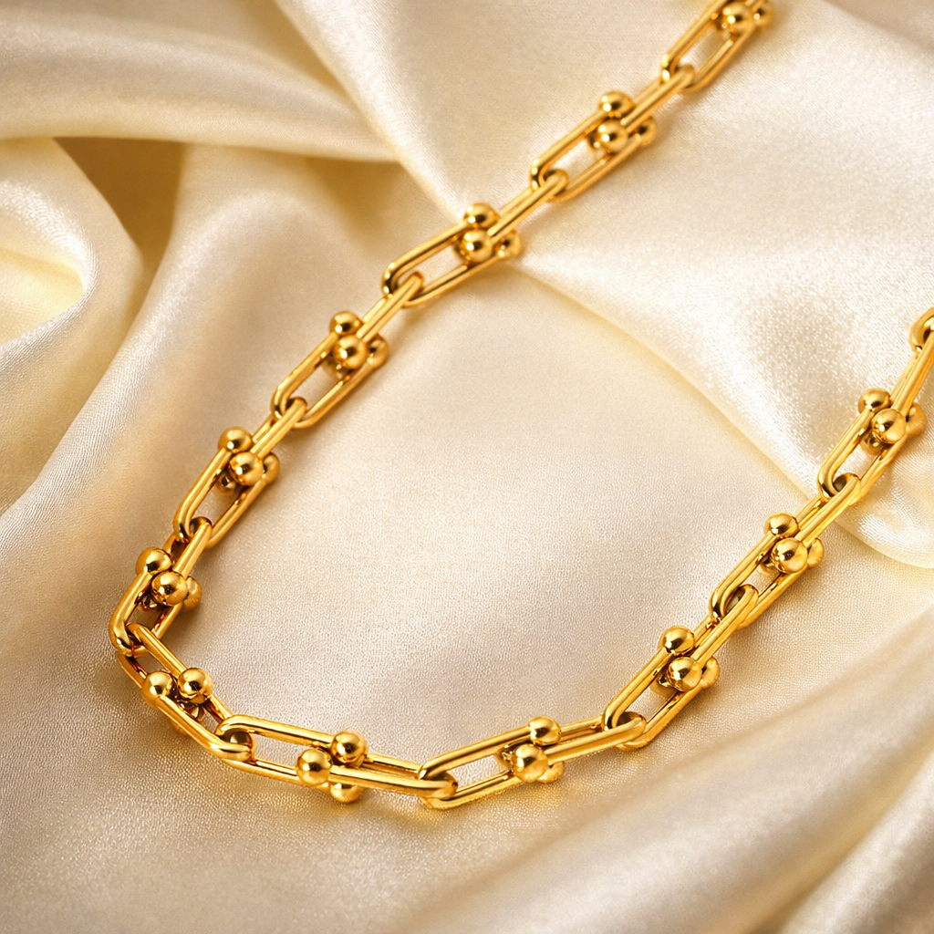 Aveline Sculpted Chain Necklace