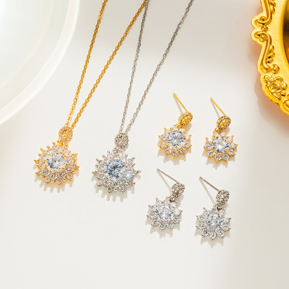 Vera Earth Geometry Necklace