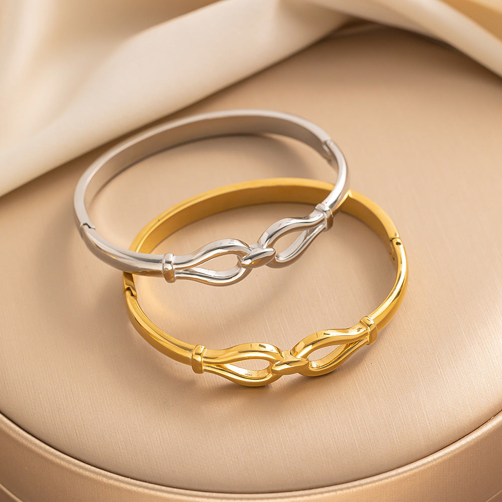 Elara Ellipse Gold Bangle
