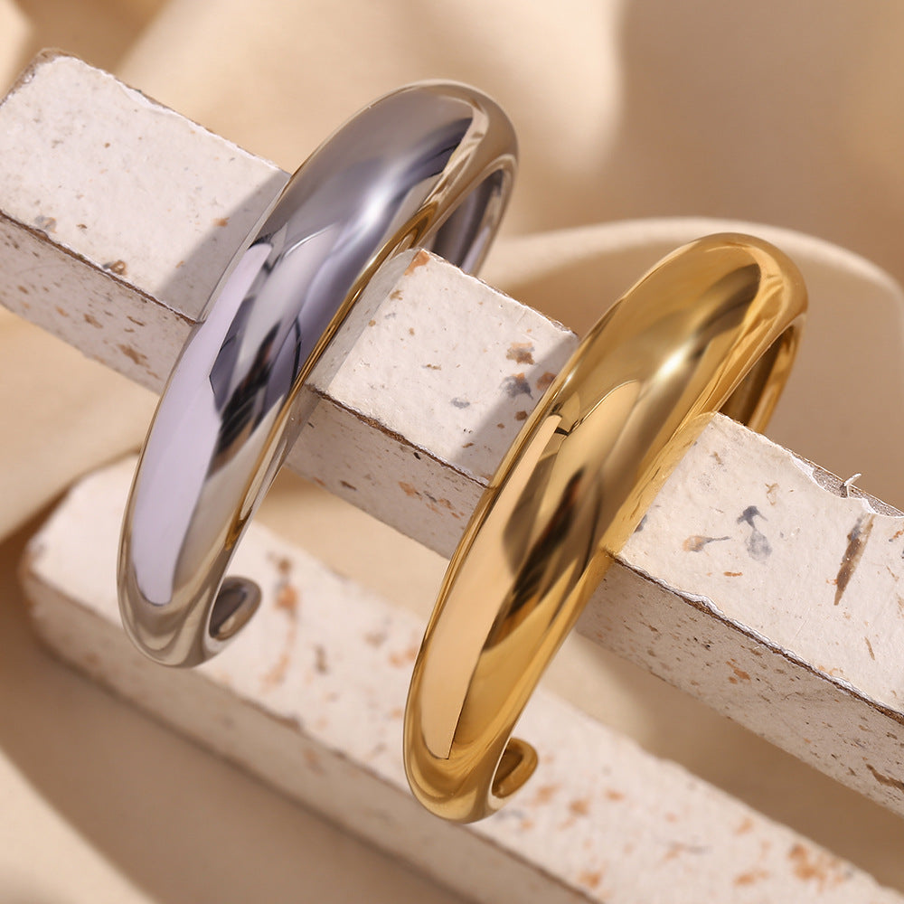 Aurea Minimal Circle Bangle