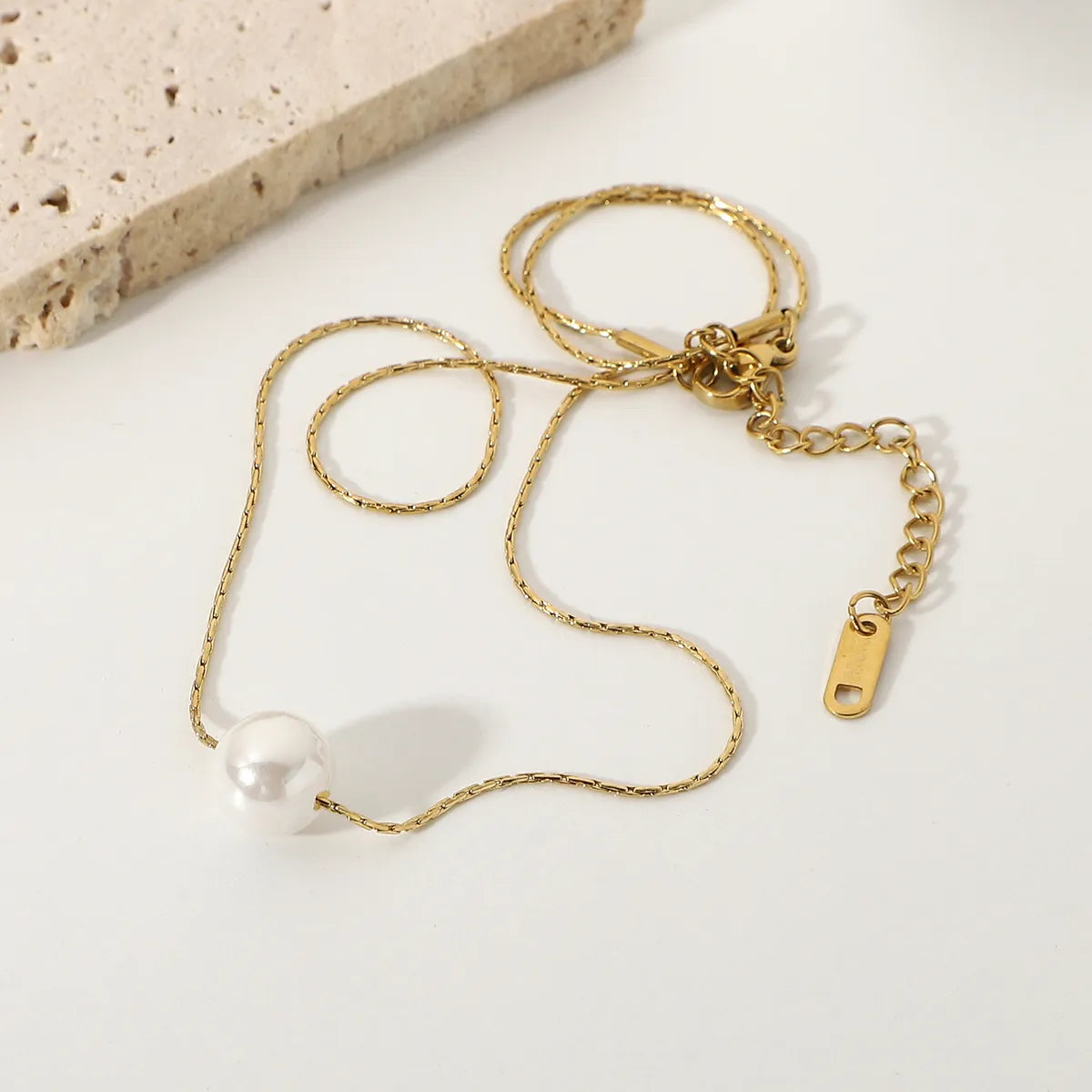 Luna Single Pearl Pendant Necklace